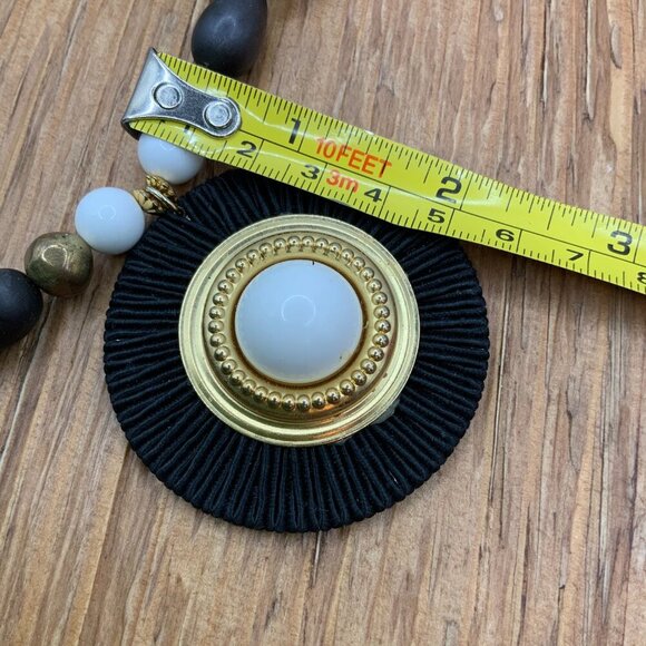 Casual Corner Vintage Boho White Black Gold Tone Beaded Circle Pendant Necklace - Picture 7 of 8
